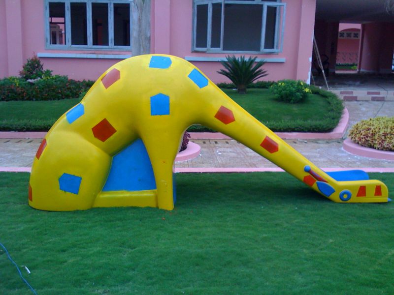 Cầu trượt con huơu